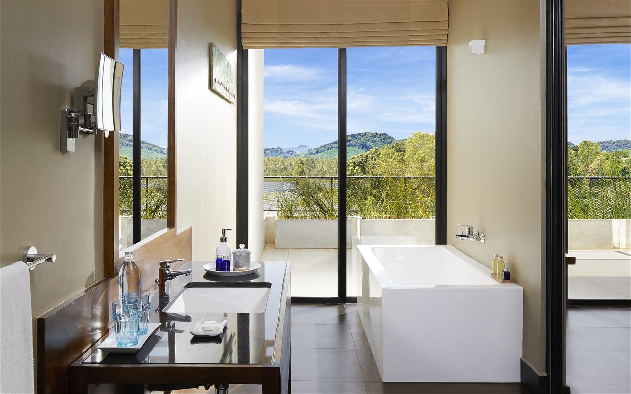 Super Deluxe Twin Room - 15% off at Lu Lin restaurant & the Canopy Bar